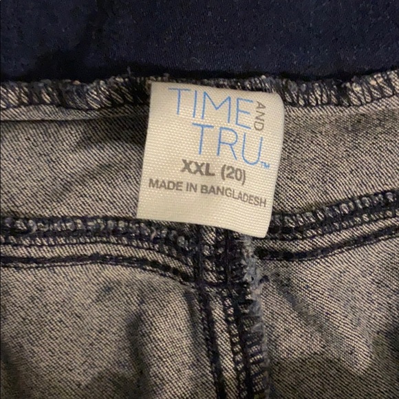 Blue Jean shorts - Picture 2 of 2